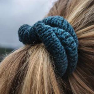 Scrunchie – Handstickat