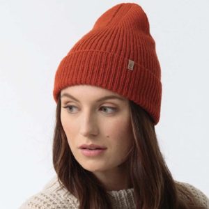 Mössa – Ribbstickad